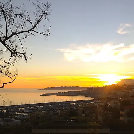 Apartament Cap Au Sud,vue Panoramique Mer,piscine Mentona